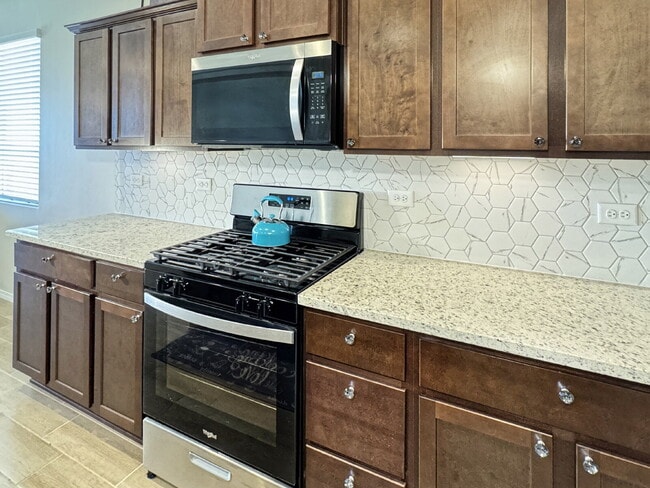 Building Photo - Almost New (2025) Home in Central Rio Rancho!