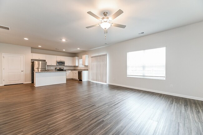 Foto del edificio - 241 Clydesdale Cir