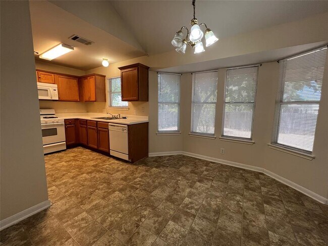 Foto del edificio - 1409 Waterfall Ave