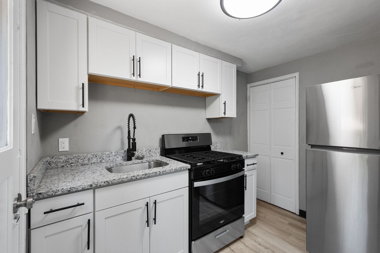 Primary Photo - 30 Wenzell Pl