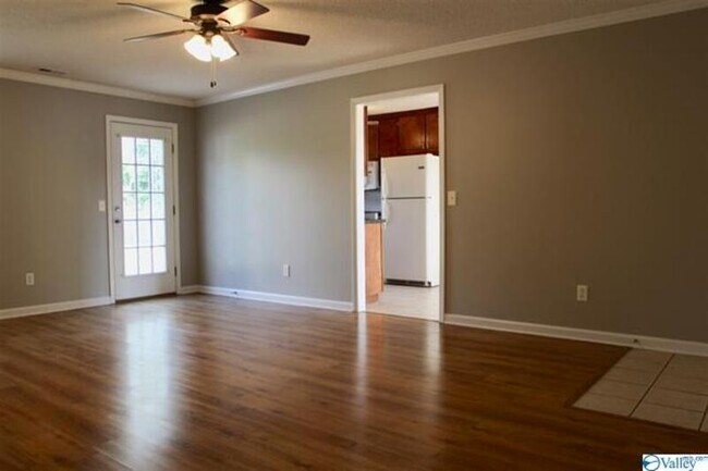 Foto del edificio - 241 Tanner Point Dr