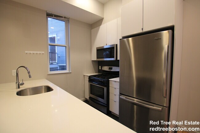 Foto del edificio - 55 Glenville Ave