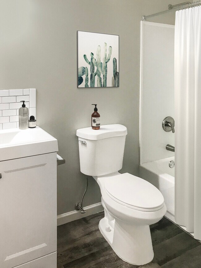 Kensington Square Apartments 2100 N New Florissant Rd Florissant, MO