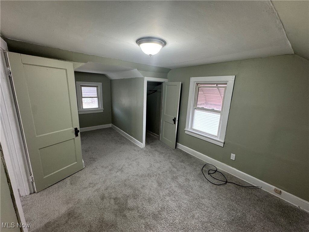Foto del edificio - 5466 Grasmere Ave