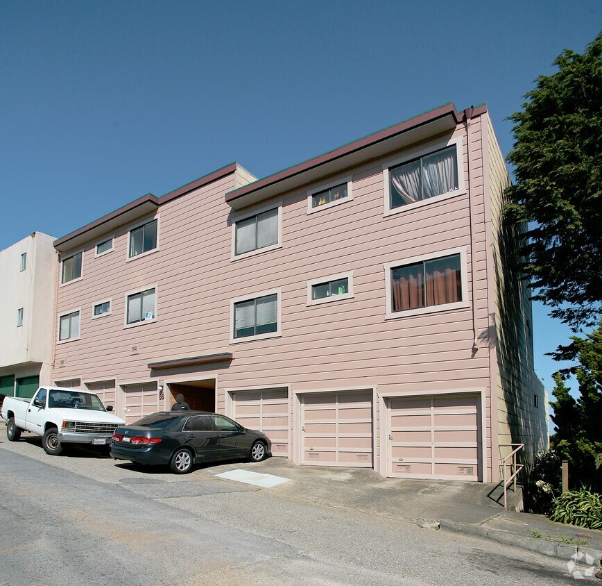Building Photo - 66 Crestline Dr