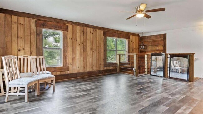 Building Photo - 610 Madola Rd