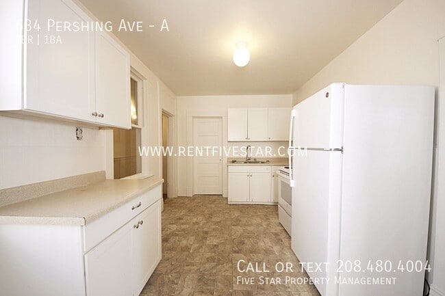 Building Photo - 634 Pershing Ave