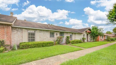 Building Photo - 12803 High Star Dr