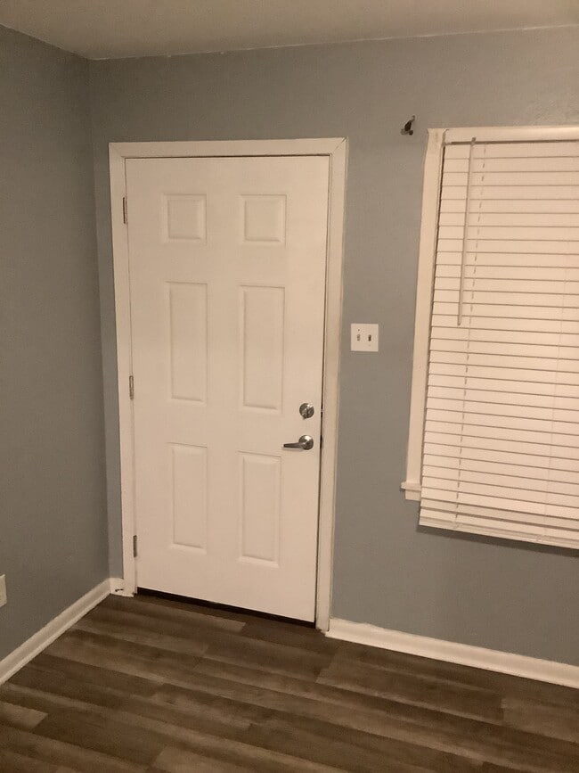 Foto del edificio - 714 Sims St