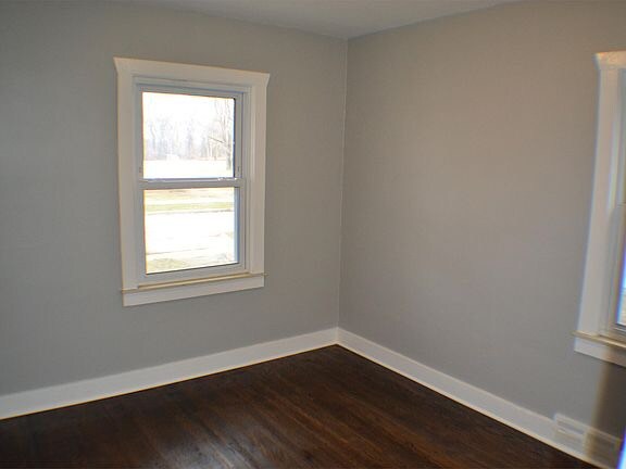 Building Photo - 27344 Hales St