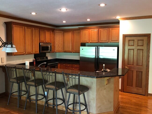 Building Photo - 859 Clearwater Cv W