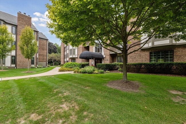 Building Photo - 797 Deer Ct