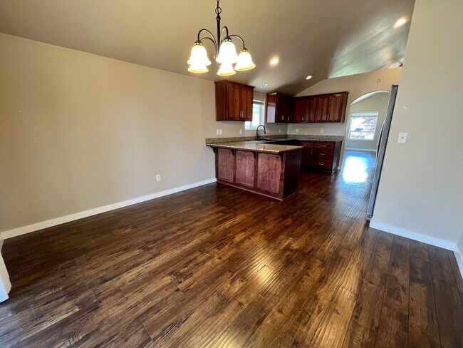 Building Photo - 1114 Katie Mae Dr