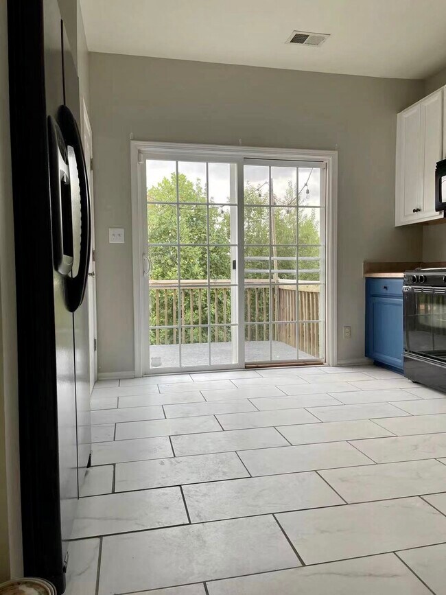 Building Photo - 5606 David Christian Pl