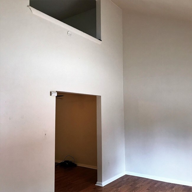 Foto del edificio - 224 McCutcheon Ln