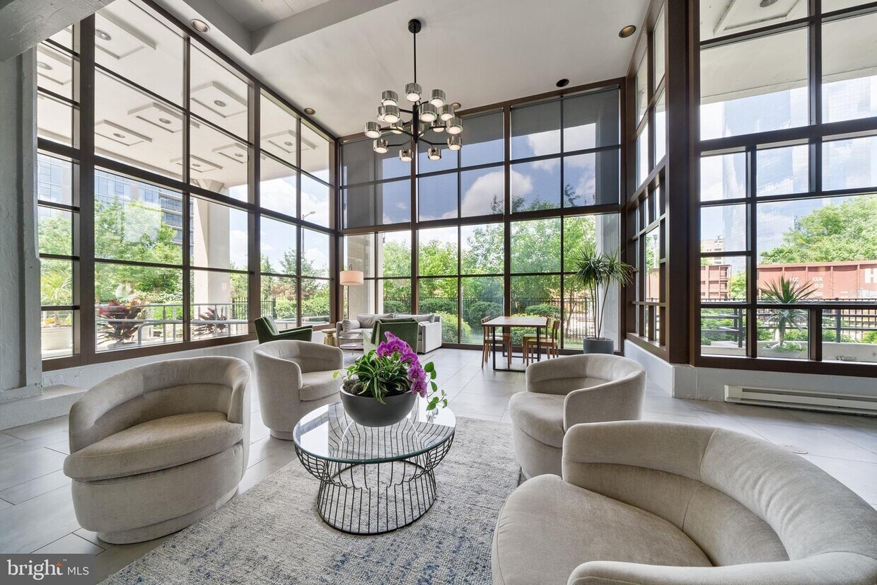 Foto principal - 2429-41 Locust St
