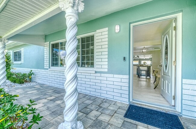 Building Photo - Beautifully Renovated 3-Bedroom Home with ...