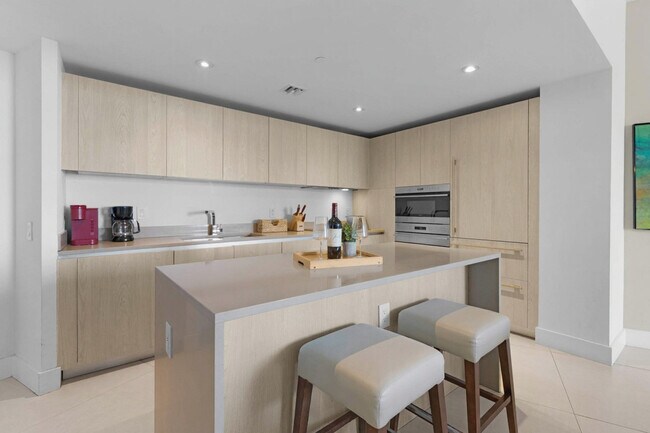 Building Photo - 4111 S Ocean Dr