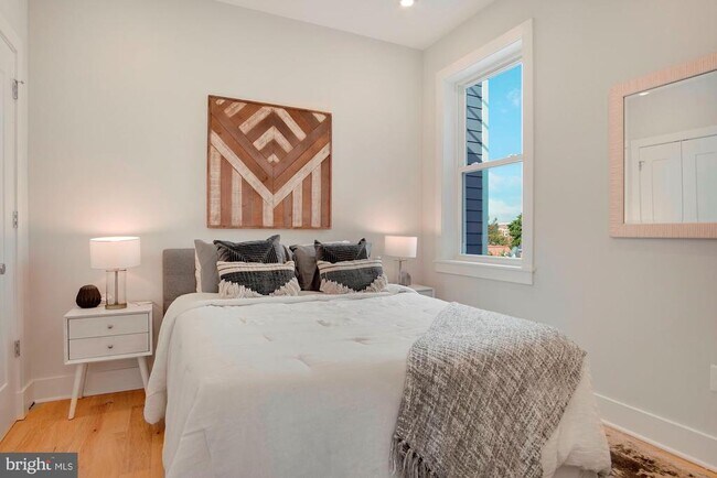 Foto del edificio - 2717 Ontario Rd NW