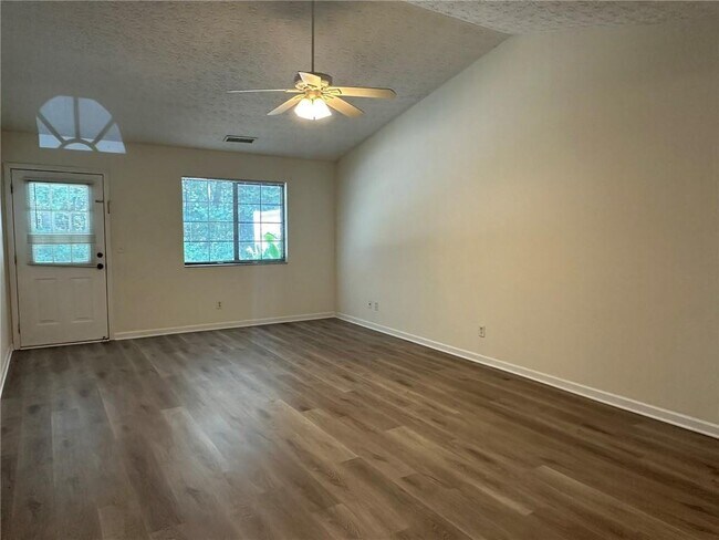 Foto del edificio - 3985 Hidden Hollow Dr