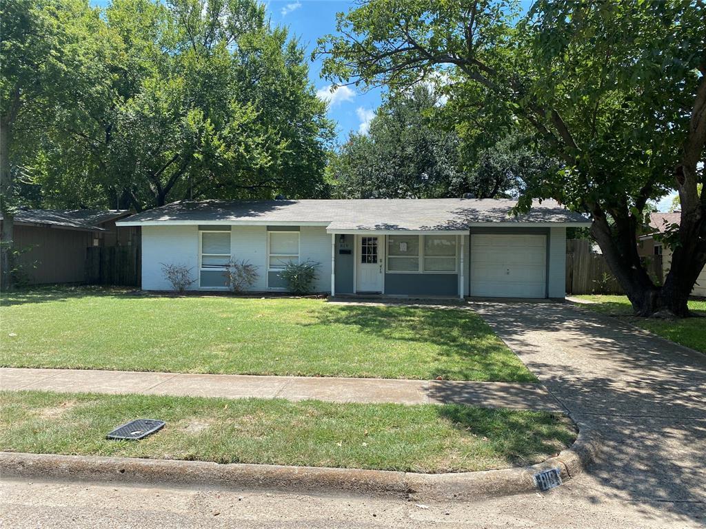 Primary Photo - 819 Loganwood Ave
