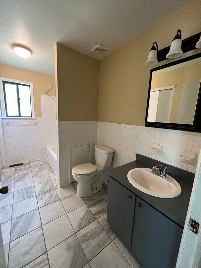 Building Photo - 31 Cottage Gate Rd