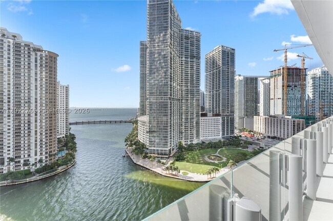 Foto del edificio - 300 Biscayne Blvd