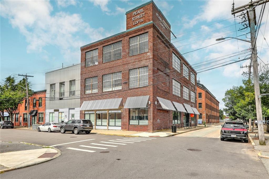 Primary Photo - 300 Pearl St