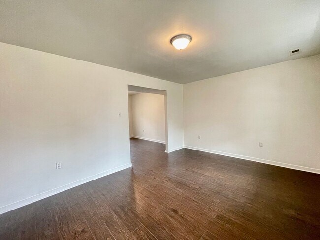 Foto del edificio - 701 Dendron St