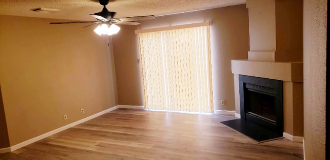 Building Photo - 13018 Chimney Oak Dr