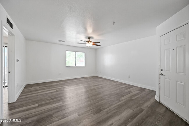 Building Photo - 3065 N 67th Ave