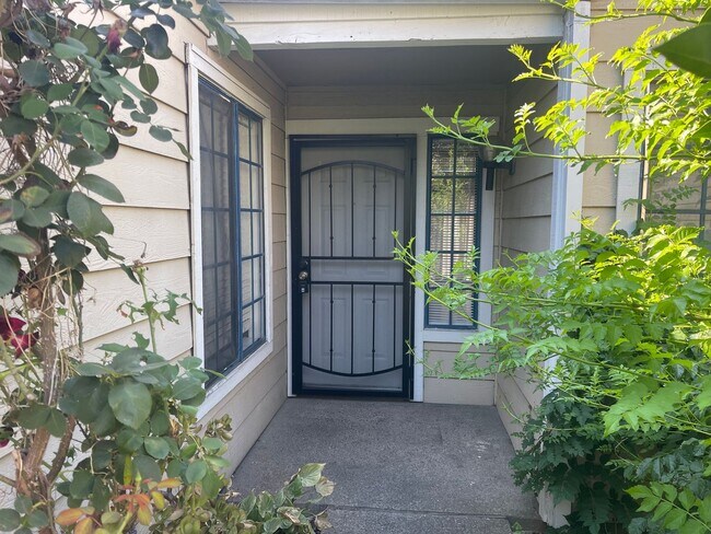 Foto del edificio - 2br/2ba condo with attached garage