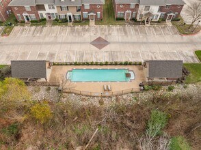 Building Photo - 400 Forest Dr Loop