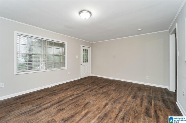 Building Photo - 3052 Pine Hill Dr