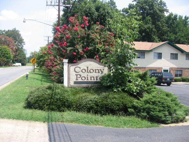 Foto del edificio - Colony Pointe