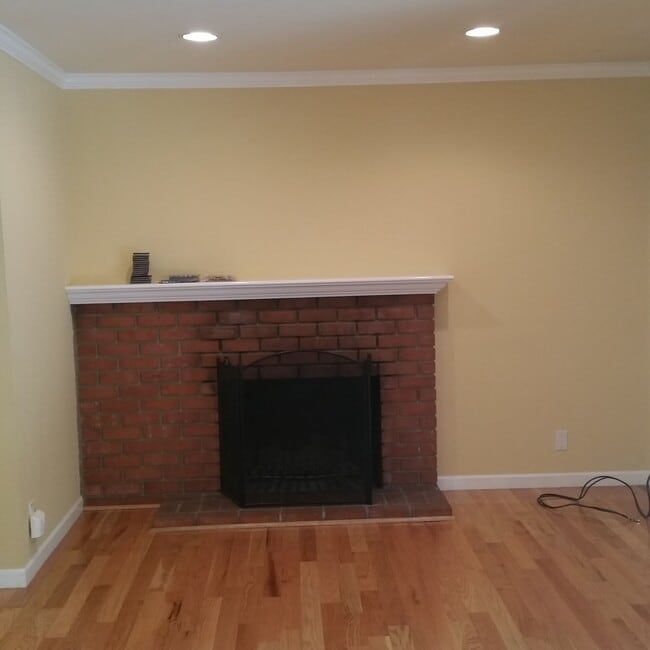 Building Photo - 2221 Homewood Dr