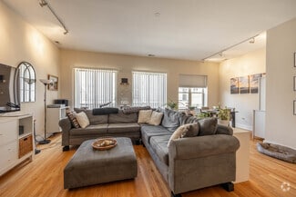 Building Photo - 2510 N Willetts Ct