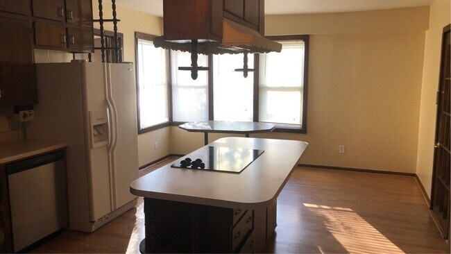 Foto del edificio - 317 W Bridge St