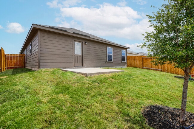 Building Photo - 15223 Telfaire Mdws