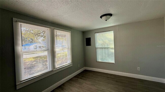 Foto del edificio - 508 N Finley Ave