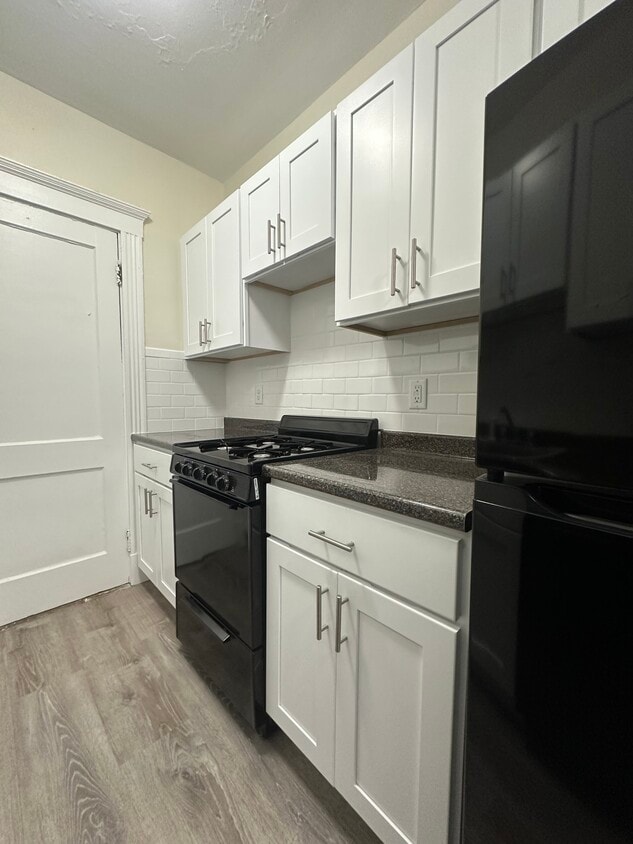 Primary Photo - 131 Park Dr