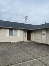 Building Photo - 809 SE 135th Ct Building Photo - 809 SE 135th Ct