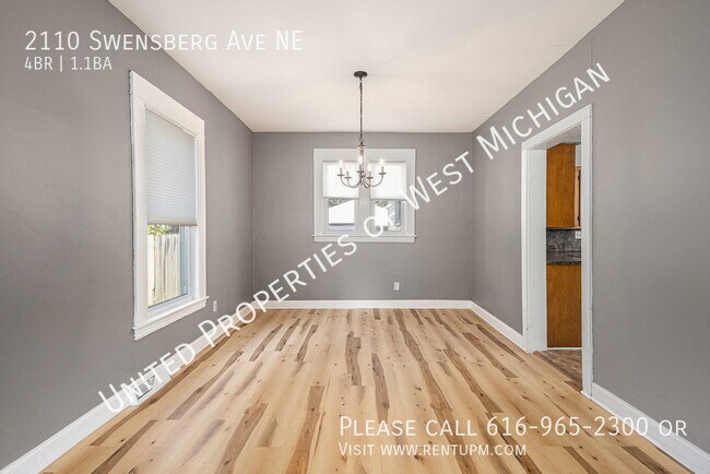 Building Photo - Available Now | 4 Bedroom 1.5 Bath Single ...