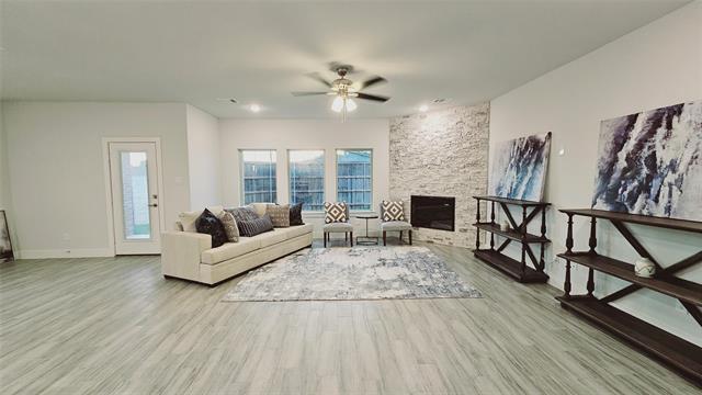 Building Photo - 5230 Royal Lake Dr