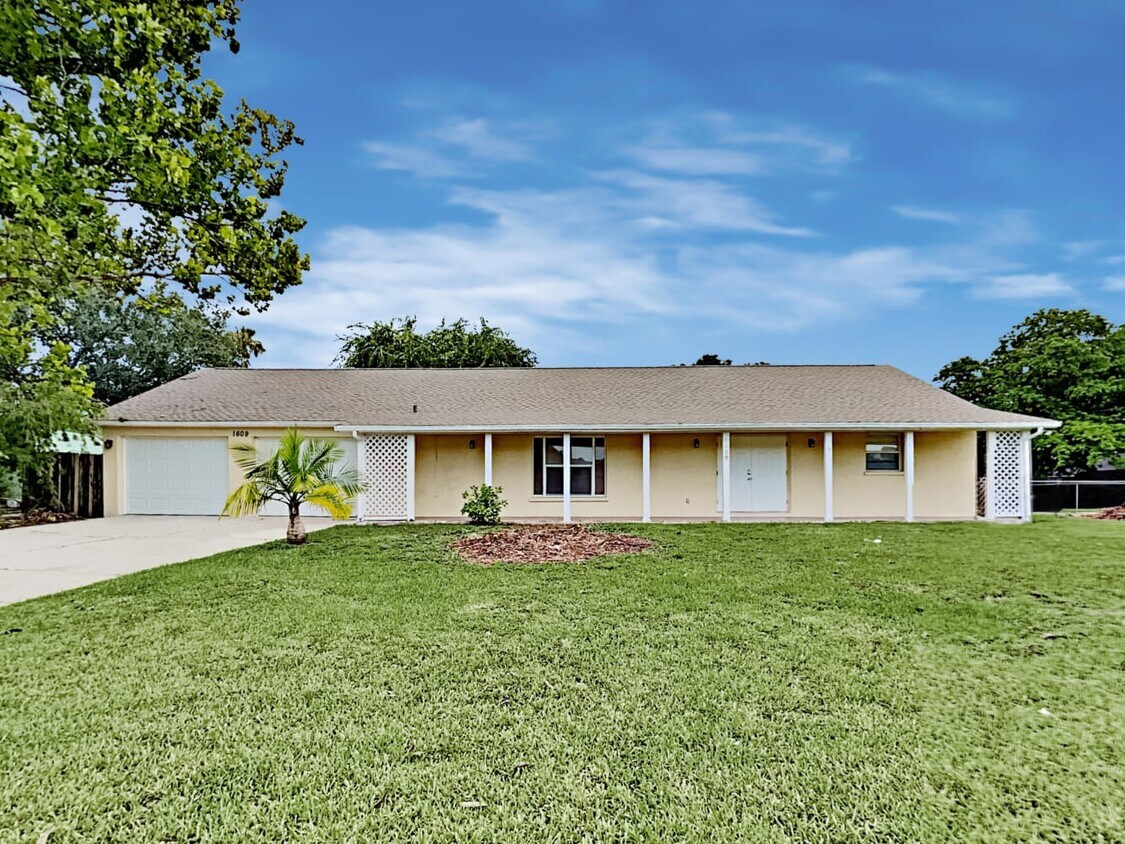 Foto principal - 1609 36th Ave E