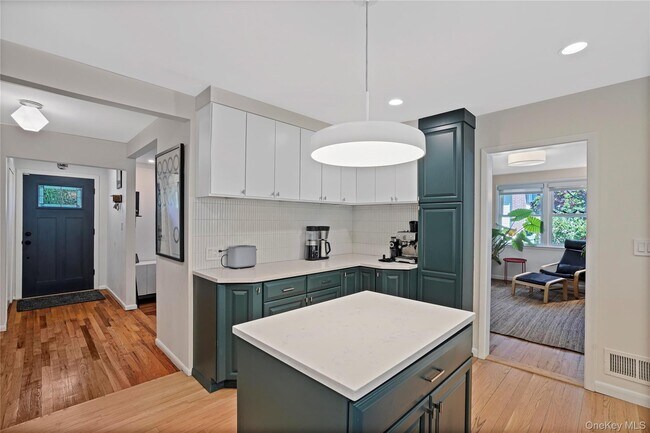 Foto del edificio - 97 Hanson Ln