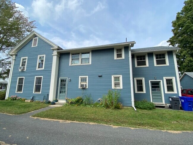 Building Photo - 231 River Dr