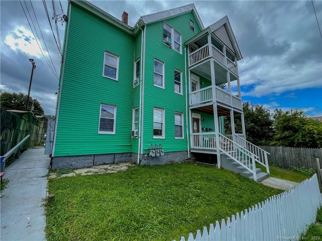 152 E Farm St Unit 2, Waterbury, CT 06704 Room for Rent in Waterbury