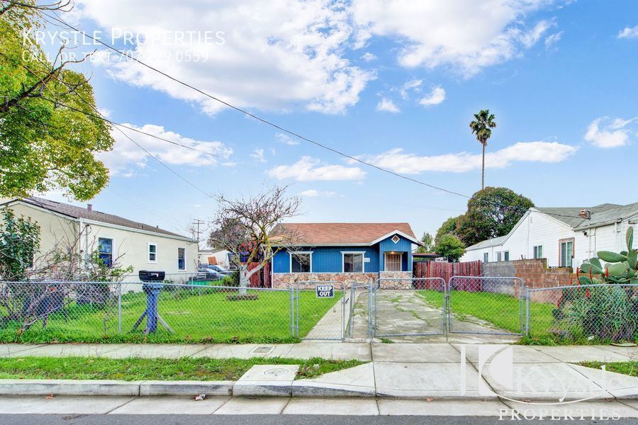 Primary Photo - Coming soon! Lovely, centrally located hom...