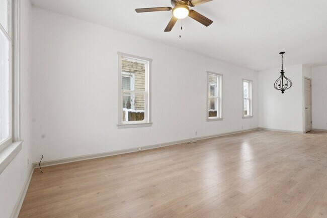 Foto del edificio - 6118 24th Ave